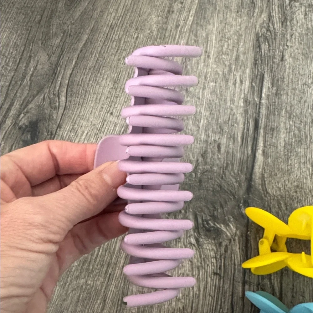Bundle of 8 Hair Claw Clips - Picture 5 of 7